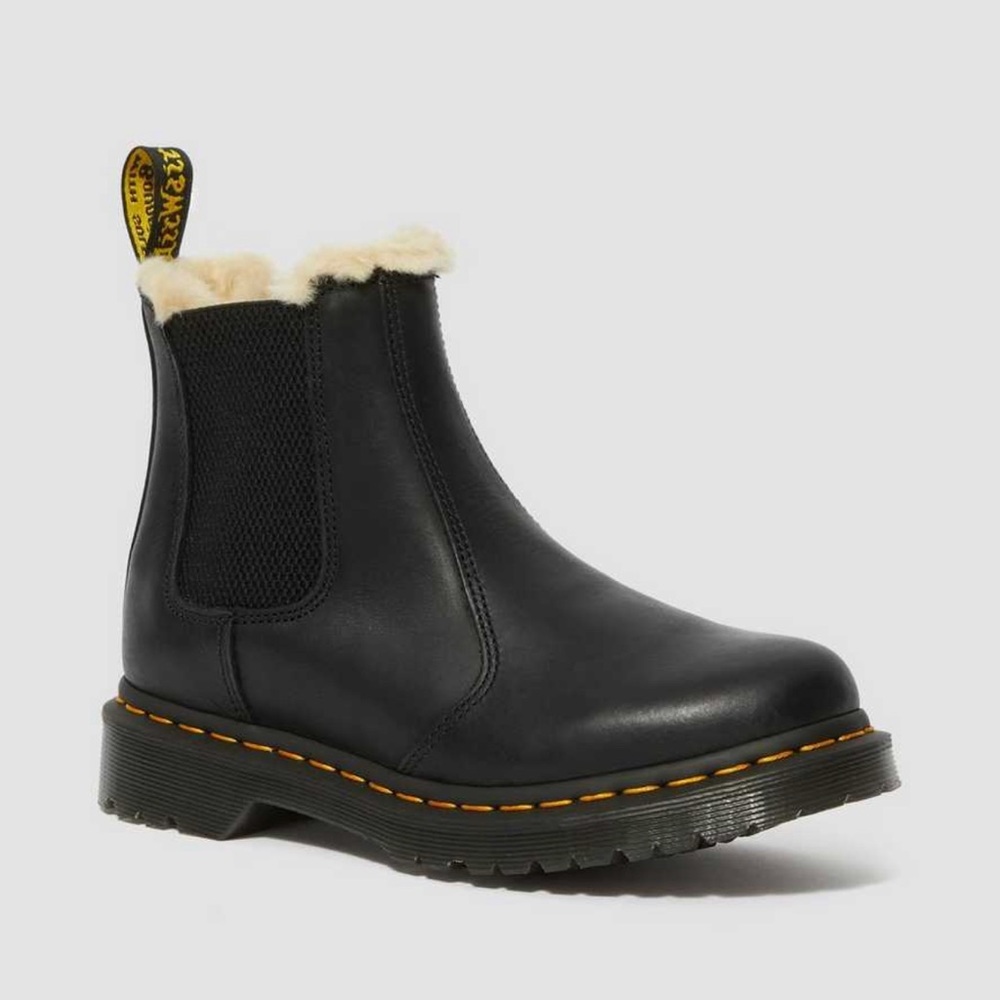 Doc Marten FAUX FUR LINED CHELSEA BOOTS